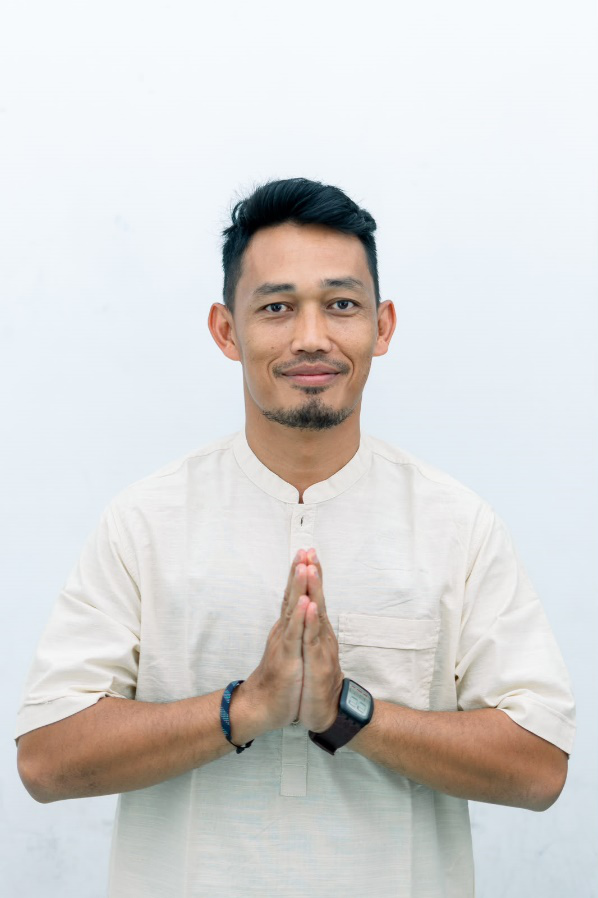 Dr. Bismar Sibuea, M.Pd. - Founder & Managing Director